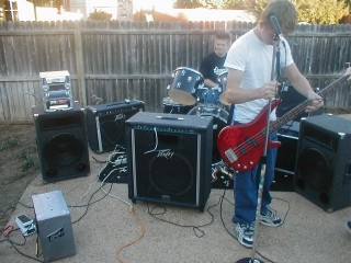 phil took over as bass for the day...that's andy's sweet bass...andy also owns a nice 100watt ampeg...